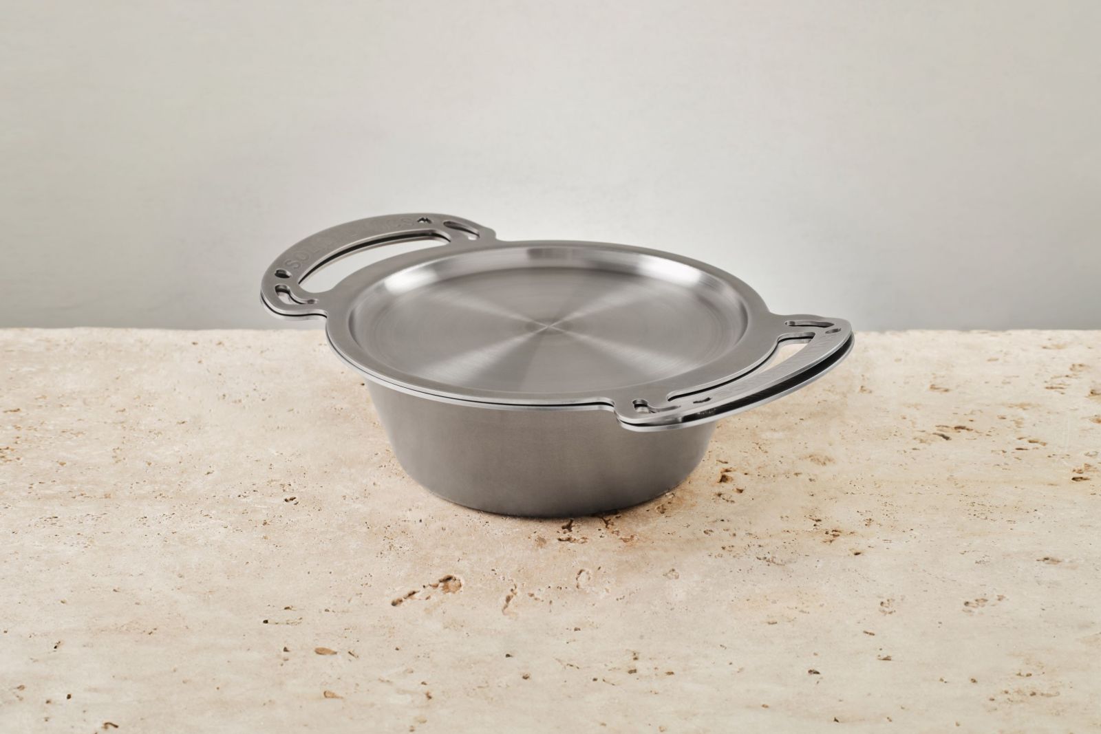 https://www.solidteknics.com/assets/images/Lifestyle_Noni_3L%20and%2024cm%20skillet_%20cropped%202.jpg