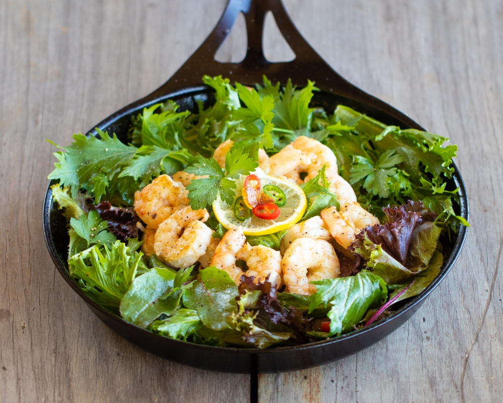 Hot Garlic & Lemon Prawn Salad
