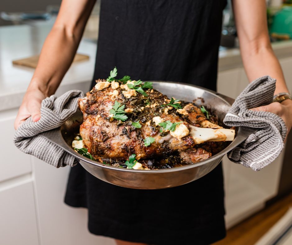 Lamb Kleftiko in the nöni™ 31cm Deep Baking Pan